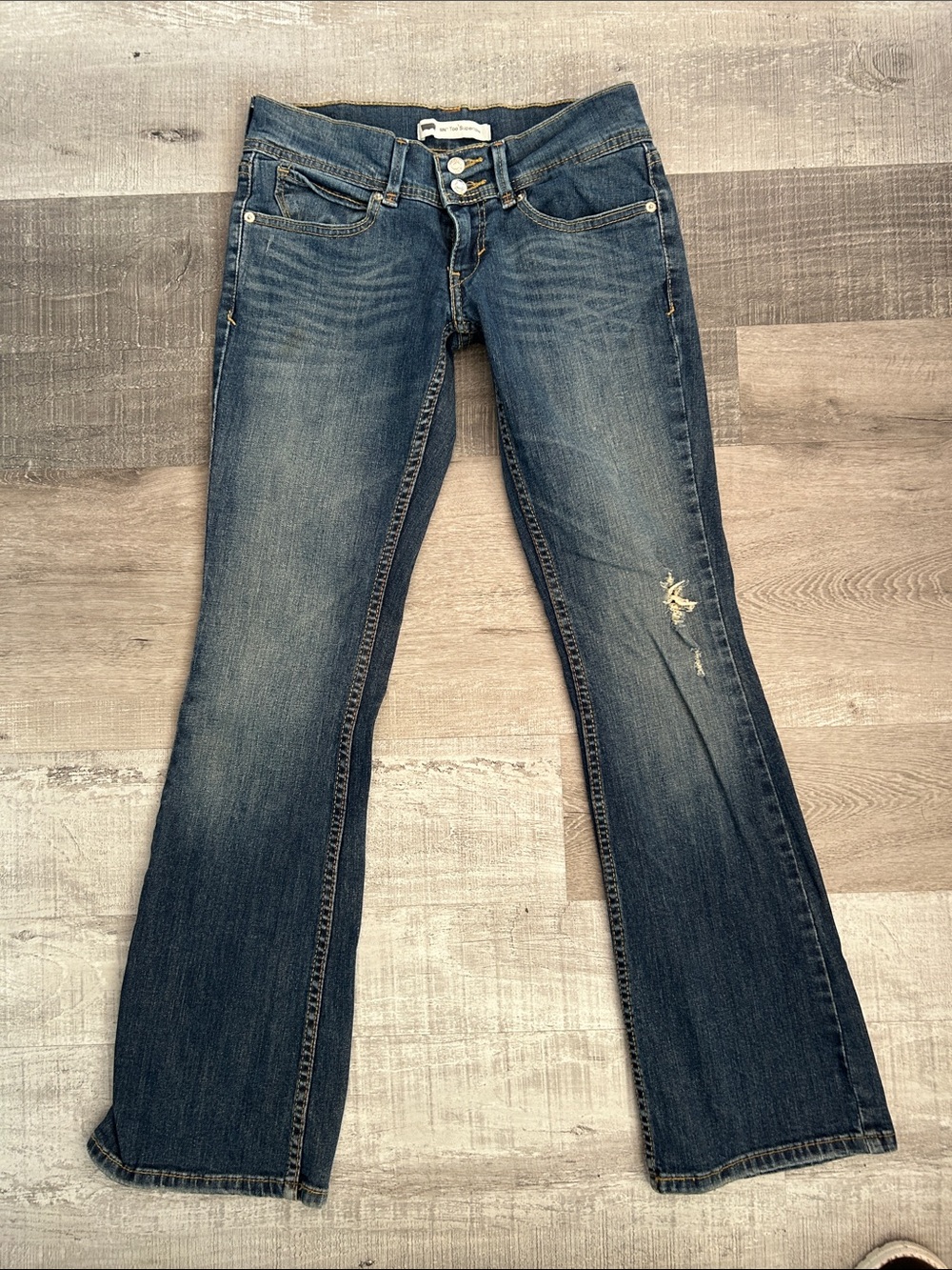 Levi's 524 super low Women's Dark Blue Flare Jeans with Light Distressing size 3